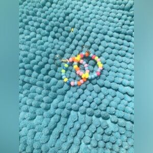 This is rainbow candy earrings 🍬🍭